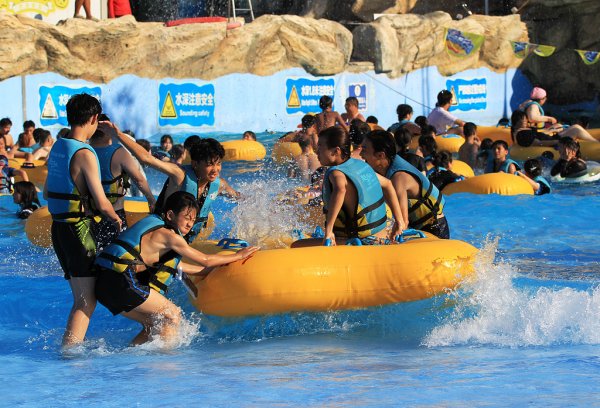 炒股配资网站有 城事·战高温 | 清凉一夏: 热浪中的水域避暑图鉴